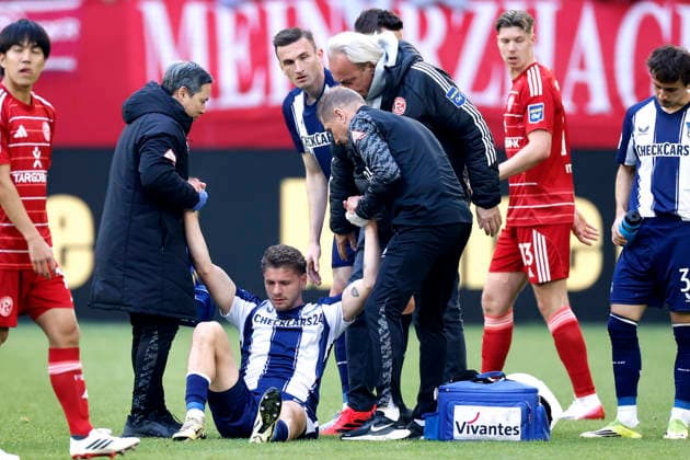 DARDAI Marton Team Hertha BSC injured 2 Soccer Bundesliga Season 2025 2026 Match Fortuna Duesseldorf Hertha BSC 2 5 on 22 03 2026 in Duesseldorf DFL REGULATIONS PROHIBIT ANY USE OF PHOTOGRAPHS as IMAGE SEQUENCES and or QUASI VIDEO Copyright: xLacixPerenyix