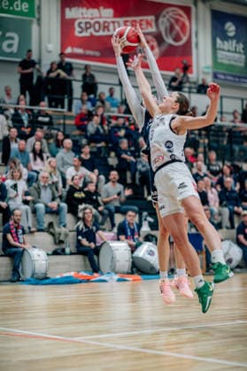 BB 1BL Women Syntainics MBC Lions TK Hannover Luchse Lovisa Hjern TK Hannover Luchse during the 2025 2026 season in the DBBL Toyota Bundesliga Syntainics MBC Lions and TK Hannover Luchse at the SWH Arena on March 22, 2026 in Halle Saale, Sachsen Anhalt, Germany