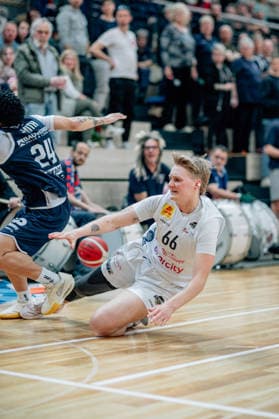 BB 1BL Women Syntainics MBC Lions TK Hannover Luchse Leonie Kambach TK Hannover Luchse during the 2025 2026 season in the DBBL Toyota Bundesliga Syntainics MBC Lions and TK Hannover Luchse at the SWH Arena on March 22, 2026 in Halle Saale, Sachsen Anhalt, Germany