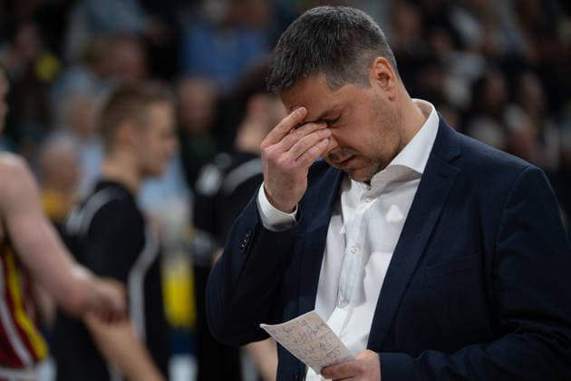 GER, Basketball, easy Credit BBL, EWE Baskets Oldenburg vs Fitness First Würzburg Baskets 22 03 2026, EWE Arena, Oldenburg, GER, easy Credit BBL, EWE Baskets Oldenburg vs Fitness First Würzburg Baskets, in the picture Sasa FILIPOVSKI FIT One WuÌˆrzburg Baskets Headcoach Trainer nordphotoxgmbhx xRojahn nph00310