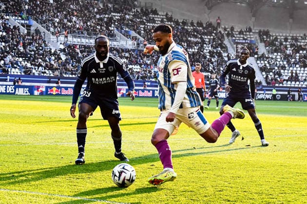 FOOTBALL : Paris FC vs Le Havre AC - Ligue 1 - JournÃ e 27 - 22 03 2026 Sofiane Boufal (AC Le Havre) Jonathan Ikone (Paris FC) ParisFrance  Copyright: xBaptistexAutissierx