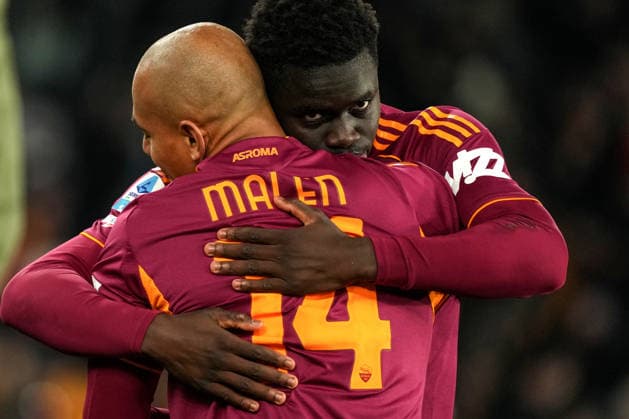 Robinio Vaz of AS Roma celebrates with Donyell Malen of AS Roma after scoring the goal of 1-0 during the Serie A 2025 2026 football match between AS Roma and US Lecce at Stadio Olimpico in Rome (Italy), March 22, 2026. AntoniettaxBaldassarre