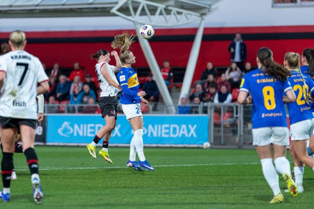 Ruby Grant Bayer 04 Leverkusen, 22 in header duel with Fiona Gaißer FC Carl Zeiss Jena, 22 Bayer 04 Leverkusen vs FC Carl Zeiss Jena, Football, Google Pixel Womens Bundesliga, Matchday 21, Season 2025 26, 22 03 2026, Bayer 04 Leverkusen vs FC Carl Zeiss Jena, Football, Google Pixel Womens Bundesliga, Matchday 21, Season 2025 26, 22 03 2026 Leverkusen Copyright: xEibner-Pressefoto LukasxBaldygax EP_LBA