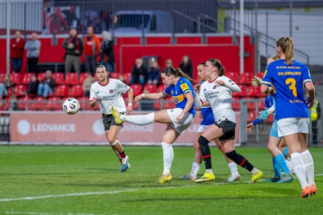 Felicia Straeßer FC Carl Zeiss Jena, 08 klaert den Ball aus dem Strafraum Bayer 04 Leverkusen vs FC Carl Zeiss Jena, Fußball, Google Pixel Frauen Bundesliga, 21 Spieltag, Saison 2025 26, 22 03 2026, Bayer 04 Leverkusen vs FC Carl Zeiss Jena, Fußball, Google Pixel Frauen Bundesliga, 21 Spieltag, Saison 2025 26, 22 03 2026 Leverkusen Copyright: xEibner-Pressefoto LukasxBaldygax EP_LBA