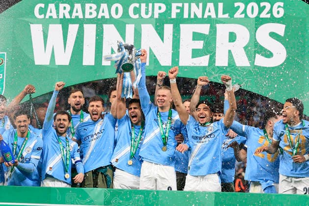 Sport Bilder des Tages Arsenal v Manchester City, EFL Cup, Cup Final Manchester City players celebrate their 0-2 victory to win the EFL Cup at the end of the EFL Cup match between Arsenal and Manchester City at Wembley Stadium, London, UK on 22 March 2026. London Wembley Stadium Greater London UK Editorial use only DataCo restrictions apply See www.football-dataco.com , Copyright: xConorxMolloyx PSI-23936-0072