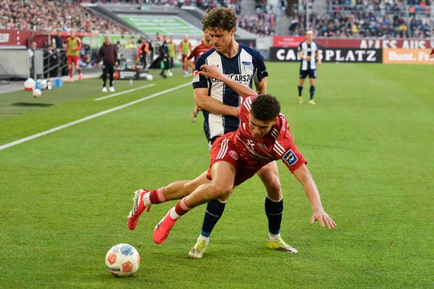 from left in duel Jordi Paulina Duesseldorf 27 Linus Gechter BSC 44 22 03 2026 ¢ Soccer ¢ Fortuna Duesseldorf vs Hertha BSC, Merkur Spiel Arena, Duesseldorf, DFB DFL REGULATIONS PROHIBIT ANY USE OF PHOTOGRAPHS AS IMAGE SEQUENCES AND OR QUASI VIDE Copyright: xpepphotox xSaschaxWeizx pep00321, pep_20260322_hm_316670