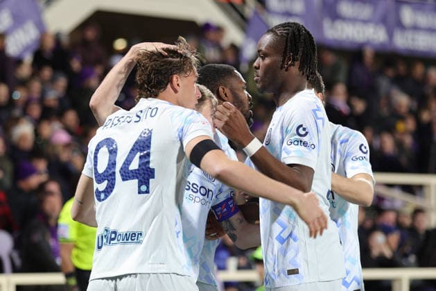 ACF Fiorentina v FC Internazionale - Campionato Serie A Pio Esposito of FC Inter celebrates with teammates after scoring goal during the Italian Serie A football match between ACF Fiorentina and FC Internazionale ,on March 22 ,2026 at the Artemio-Franchi stadium in Florence. Firenze FI Italy  Copyright: xAndreaxMartinix originalFilename:martini-acffiore260322_npiAv.jpg