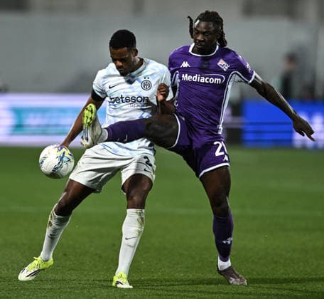 Mp Firenze 22 03 2026 - campionato di calcio serie A Fiorentina-Inter foto Matteo Papini Image nella foto: Denzel Dumfries-Moise Kean 