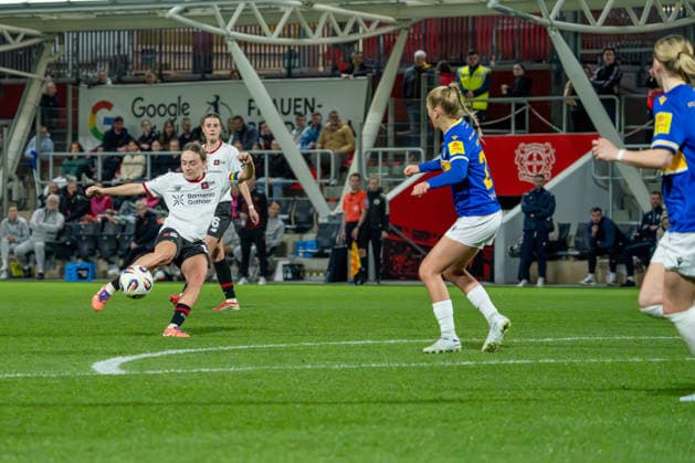 Sofia Zdebel Bayer 04 Leverkusen, 16 shot Bayer 04 Leverkusen vs FC Carl Zeiss Jena, Football, Google Pixel Womens Bundesliga, 21 Matchday, Season 2025 26, 22 03 2026, Bayer 04 Leverkusen vs FC Carl Zeiss Jena, Football, Google Pixel Womens Bundesliga, 21 Matchday, Season 2025 26, 22 03 2026 Leverkusen Copyright: xEibner-Pressefoto LukasxBaldygax EP_LBA