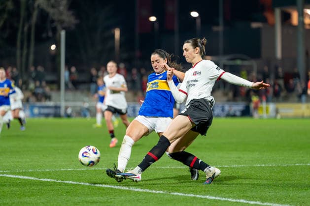 Olivia Alcaide FC Carl Zeiss Jena, 09 duel with Melissa Friedrich Bayer 04 Leverkusen, 03 Bayer 04 Leverkusen vs FC Carl Zeiss Jena, Football, Google Pixel Womens Bundesliga, Matchday 21, Season 2025 26, 22 03 2026, Bayer 04 Leverkusen vs FC Carl Zeiss Jena, Football, Google Pixel Womens Bundesliga, Matchday 21, Season 2025 26, 22 03 2026 Leverkusen Copyright: xEibner-Pressefoto LukasxBaldygax EP_LBA
