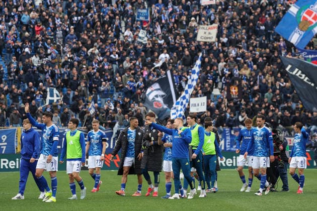 Foto IPP Donato Marmo, Como, 22-03-2026 Calcio Campionato di Serie A 2025 2026, Como-Pisa Nella foto i giocatori del Como al termine della gara. Italy Photo Press World Copyright. italy ITALY  Copyright: xR4924_italyphotopressx