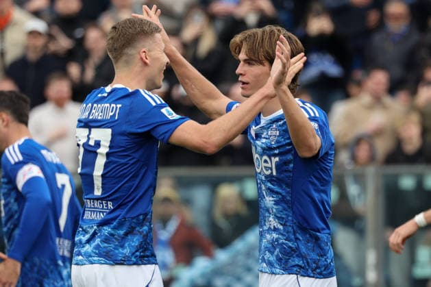 Foto IPP Donato Marmo, Como, 22-03-2026 Calcio Campionato di Serie A 2025 2026, Como-Pisa Nella foto Nico Paz del Como festeggia il suo gol co Ignace Van Der Brempt del Como. Italy Photo Press World Copyright. italy ITALY  Copyright: xR4924_italyphotopressx