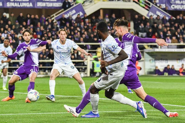 Marcus Lilian Thuram Ulien (Inter) thwarted by Marin Pongracic (Fiorentina) during ACF Fiorentina vs Inter - FC Internazionale, Italian soccer Serie A match in Florence, Italy, March 22 2026  Copyright: xFabioxFagiolini IPAxSportx xipa-agency.netx xx IPA_73310467 IPA_Agency_IPA73310467
