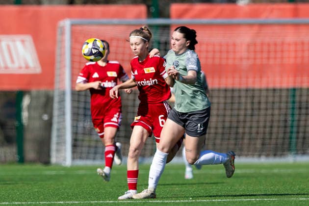 Regionalliga Nordost Frauen 1 FC Union Berlin II vs 1 FFV Erfurt Berlin 22 03 2026 Leona Seifert 6 1 FC Union Berlin II vs Emily Nüßner 13 1 FFV Erfurt Regionalliga Nordost Frauen 1 FC Union Berlin II vs 1 FFV Erfurt Trainingszentrum Oberspree KR1 22 03 2026 Copyright: xBEAUTIFULxSPORTS Duehringx