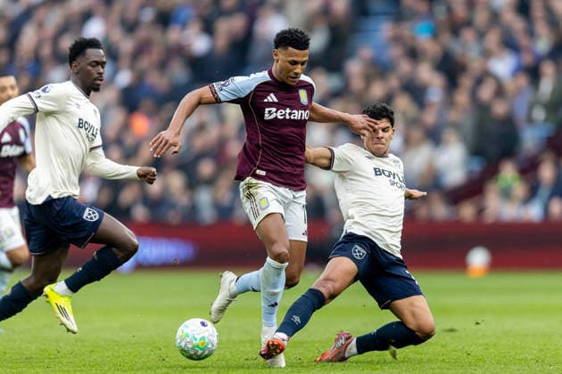 Aston Villa v West Ham United, Premier League Aston Villa forward Ollie Watkins (11) fouled during the Premier League match between Aston Villa and West Ham United at Villa Park, Birmingham, UK on 22 March 2026. Birmingham Villa Park West Midlands UK Editorial use only DataCo restrictions apply See www.football-dataco.com , Copyright: xManjitxNarotrax PSI-23950-0093