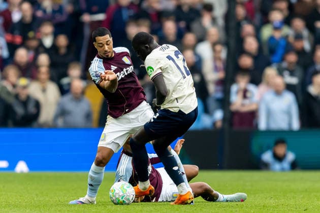 Aston Villa v West Ham United, Premier League Aston Villa midfielder Youri Tielemans (8) battles for possession with West Ham United defender El Hadji Malick Diouf (12) during the Premier League match between Aston Villa and West Ham United at Villa Park, Birmingham, UK on 22 March 2026. Birmingham Villa Park West Midlands UK Editorial use only DataCo restrictions apply See www.football-dataco.com , Copyright: xManjitxNarotrax PSI-23950-0127