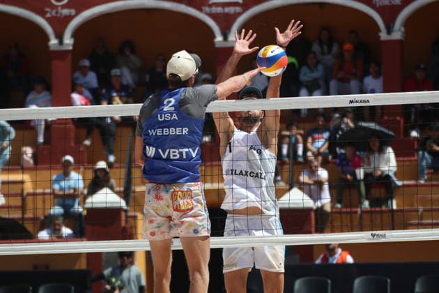 Men™s 2026 Volleyball World Beach Pro Tour- Semifinals Logan Webber of United States spikes the ball against Nicolas Capogrosso of Argentina during the Semifinals match of the 2026 Men s Volleyball World Beach Pro Tour between Argentina and United States. on March 22, 2026 in Tlaxcala, Mexico. (Photo by Essene Hernandez Eyepix Group) Copyright: xEssenexHernandez xEyepixxGroupx EH_21032026_178832