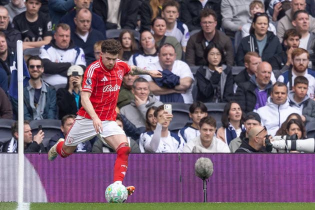 Tottenham Hotspur v Nottingham Forest, Premier League, Football, Tottenham Hotspur Stadium, London, UK - 22 Mar 2026 Neco Williams of Nottingham Forest FC (3) takes a corner London Tottenham Hotspur Stadium Tottenham GBR, UK NEWSPAPERS OUT Copyright: xEllixBirchx
