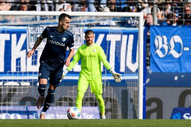 Erhan Masovic VfL Bochum controls the ball during the 2 Bundesliga match between VfL Bochum and Holstein Kiel, Vonovia Ruhrstadion on March 22, 2026 in Bochum, Germany Photo by Max Maiwald DeFodi Images Erhan Masovic VfL Bochum controls the ball during the 2 Bundesliga match between VfL Bochum and Holstein Kiel at Vonovia Ruhrstadion on March 22, 2026 in Bochum, Germany Photo by Max Maiwald DeFodi Images Photo by Max Maiwald DeFodi Images