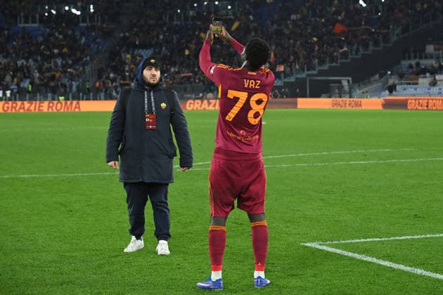 CALCIO - Serie A - AS Roma vs US Lecce Robinio Vaz of AS Roma celebrating the victory at the end of the match during the serie A Enilive match between AS Roma v Lecce at olimpico stadium in Rome, Italy, Mar 22nd, 2026 Mattia Vian Roma Italy  Copyright: xIPAxSport ABACAx