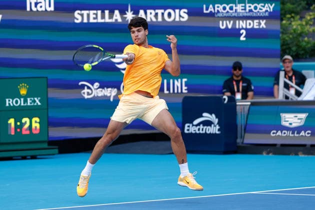MIAMI GARDENS, FL - MARCH 22: Carlos Alcaraz (ESP) in action during his men™s third round singles match against Sebastian Korda (USA) at the Miami Open on March 22, 2026, at Hard Rock Stadium in Miami Gardens, Florida,(Photo by Chris Arjoon Icon Sportswire) TENNIS: MAR 22 Miami Open EDITORIAL USE ONLY Icon2603220010117
