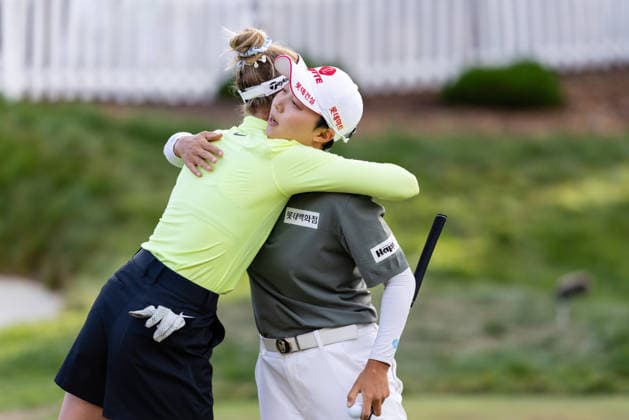 MENLO PARK, CA - MARCH 22: Hyo Joo Kim of South Korea hugs Nelly Korda of the United States after winning in the final round of the LPGA, Golf Damen Fortinet Founders Cup on March 22, 2026 at Sharon Heights Golf & Country Club in Menlo Park, CA. (Photo by Matthew Huang Icon Sportswire) GOLF: MAR 22 LPGA Fortinet Founders Cup EDITORIAL USE ONLY Icon2603220424
