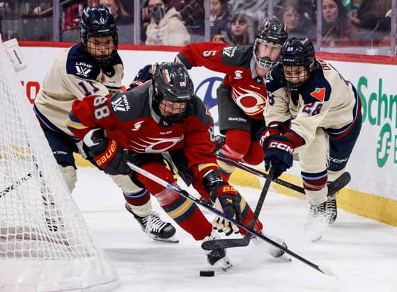 March 22, 2026, Winnipeg, Mb, CANADA: Ottawa Charge s Ronja Savolainen (88) defends against Montreal Victoire s Catherine Dubois (28) during first period PWHL action in Winnipeg, Sunday, March 22, 2026. Ottawa Charge V Montreal Victoire  - ZUMAc35_ 20260322_zaf_c35_068 Copyright: xJohnxWoodsx