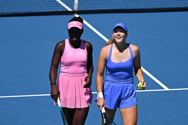 Itau Miami Open - Mirra Andreeva And Victoria Mboko Mirra Andreeva (RUS) and Victoria Mboko (CAN) during their double match at the Itau Miami Tennis Open in Miami , USA, on March 22, 2026. Photo by Corinne Dubreuil ABACAPRESS.COM Miami United States  Copyright: xDubreuilxCorinne ABACAx