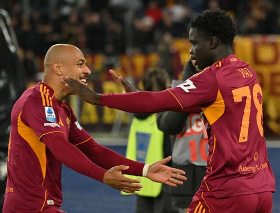 (260323) -- ROME, March 23, 2026 -- Roma s Robinio Vaz (R) celebrates his goal with teammate Donyell Malen during a Serie A football match between Roma and Lecce in Rome, Italy, March 22, 2026. (Photo by Xinhua) (SP)ITALY-ROME-FOOTBALL-SERIE A-ROMA VS LECCE AlbertoxLingria 