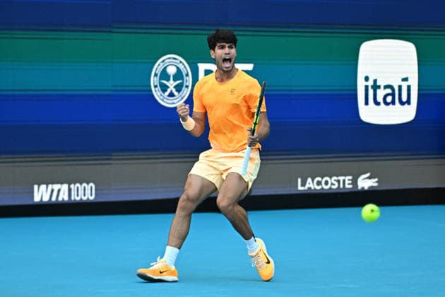 Itau Miami Open - Carlos Alcaraz Carlos Alcaraz (ESP) during his third round match at the Itau Miami Tennis Open in Miami , USA, on March 22, 2026. Photo by Corinne Dubreuil ABACAPRESS.COM Miami United States  Copyright: xDubreuilxCorinne ABACAx