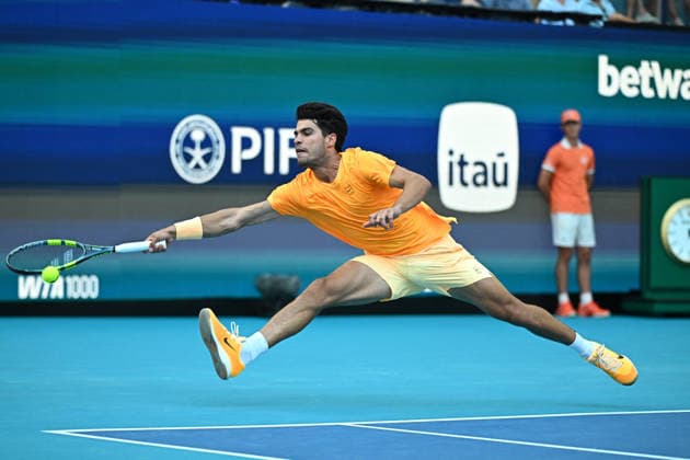 Itau Miami Open - Carlos Alcaraz Carlos Alcaraz (ESP) lost his third round match at the Itau Miami Tennis Open in Miami , USA, on March 22, 2026. Photo by Corinne Dubreuil ABACAPRESS.COM Miami United States  Copyright: xDubreuilxCorinne ABACAx
