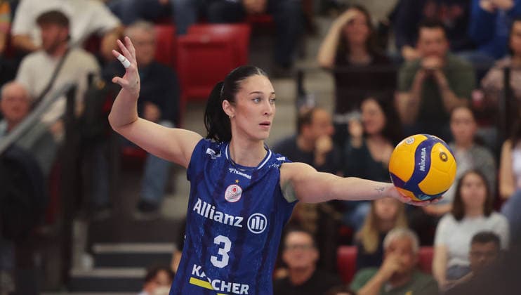 Stuttgart , Bundesliga Volleyball Quarterfinals Game 1 , Allianz MTV Stuttgart vs Schwarz Weiß Erfurt , Jasmine Gross Stgt