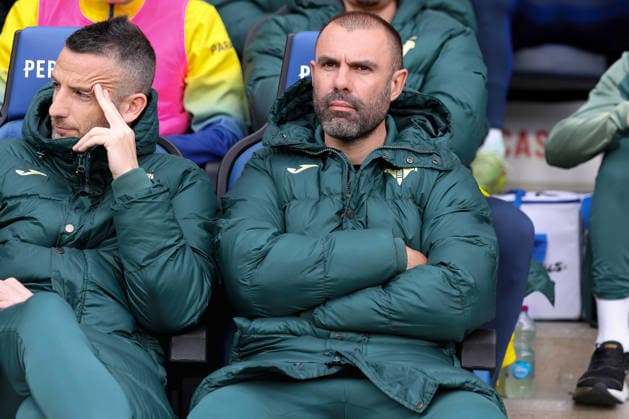 Atalanta BC vs Hellas Verona Italy, Bergamo, 2026 03 22: Paolo Sammarco (H. Verona manager) seated in the bench prior to kick off during Atalanta BC vs Hellas Verona, Serie A EniLive 2025-2026, day 30 at New Balance Arena Bergamo Lombardy Italy Copyright: xFabrizioxAndreaxBertanix