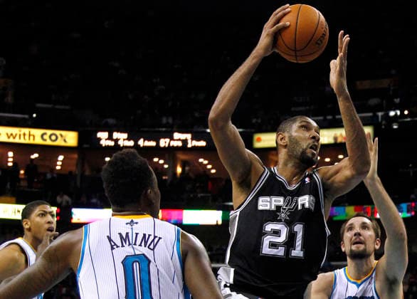 Oct. 31, 2012 - New Orleans, Louisiana, United States of America - October 31, 2012: San Antonio Spurs power forward Tim Duncan (21) goes to the basket during the NBA, Basketball Herren, USA basketball game between the New Orleans Hornets and the San Antonio Spurs at the New Orleans Arena in New Orleans, LA. Copyright: xJonathanxBachmanx