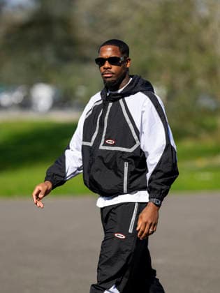 Mike Maignan - Les joueurs de l équipe de France de football arrivent au Centre national de football de Clairefontaine-en-Yveline, France, le 23 mars 2026. Les vice-champions du monde se rendront cette semaine aux Etats-Unis, dans la banlieue de Boston, pour y disputer deux matchs amicaux en préparation de la Coupe du monde 2026. D’abord contre le Brésil jeudi (21h) puis la Colombie dimanche (21h). Pierre Perusseau Bestimage French soccer team during the Arrival of French team at INF Clairefontaine on March 23, 2026 in Clairefontaine, France. Clairefontaine-en-Yveline France  Copyright: xPierrexPerusseaux xBestimagexPierrexPerusseaux xBestimagex