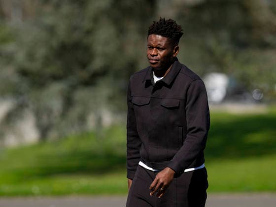 Brice Samba - Les joueurs de l équipe de France de football arrivent au Centre national de football de Clairefontaine-en-Yveline, France, le 23 mars 2026. Les vice-champions du monde se rendront cette semaine aux Etats-Unis, dans la banlieue de Boston, pour y disputer deux matchs amicaux en préparation de la Coupe du monde 2026. D’abord contre le Brésil jeudi (21h) puis la Colombie dimanche (21h). Pierre Perusseau Bestimage French soccer team during the Arrival of French team at INF Clairefontaine on March 23, 2026 in Clairefontaine, France. Clairefontaine-en-Yveline France  Copyright: xPierrexPerusseaux xBestimagexPierrexPerusseaux xBestimagex