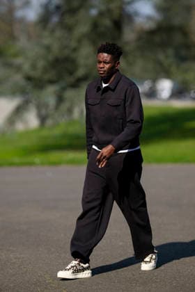 Brice Samba - Les joueurs de l équipe de France de football arrivent au Centre national de football de Clairefontaine-en-Yveline, France, le 23 mars 2026. Les vice-champions du monde se rendront cette semaine aux Etats-Unis, dans la banlieue de Boston, pour y disputer deux matchs amicaux en préparation de la Coupe du monde 2026. D’abord contre le Brésil jeudi (21h) puis la Colombie dimanche (21h). Pierre Perusseau Bestimage French soccer team during the Arrival of French team at INF Clairefontaine on March 23, 2026 in Clairefontaine, France. Clairefontaine-en-Yveline France  Copyright: xPierrexPerusseaux xBestimagexPierrexPerusseaux xBestimagex