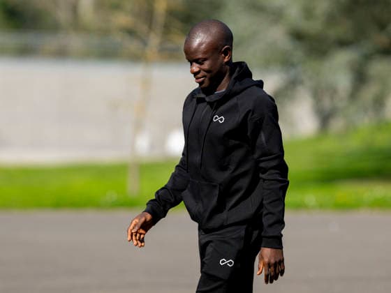 Ngolo Kante - Les joueurs de l équipe de France de football arrivent au Centre national de football de Clairefontaine-en-Yveline, France, le 23 mars 2026. Les vice-champions du monde se rendront cette semaine aux Etats-Unis, dans la banlieue de Boston, pour y disputer deux matchs amicaux en préparation de la Coupe du monde 2026. D’abord contre le Brésil jeudi (21h) puis la Colombie dimanche (21h). Pierre Perusseau Bestimage French soccer team during the Arrival of French team at INF Clairefontaine on March 23, 2026 in Clairefontaine, France. Clairefontaine-en-Yveline France  Copyright: xPierrexPerusseaux xBestimagexPierrexPerusseaux xBestimagex