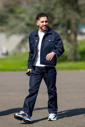 Rayan Cherki - Les joueurs de l équipe de France de football arrivent au Centre national de football de Clairefontaine-en-Yveline, France, le 23 mars 2026. Les vice-champions du monde se rendront cette semaine aux Etats-Unis, dans la banlieue de Boston, pour y disputer deux matchs amicaux en préparation de la Coupe du monde 2026. D’abord contre le Brésil jeudi (21h) puis la Colombie dimanche (21h). Pierre Perusseau Bestimage French soccer team during the Arrival of French team at INF Clairefontaine on March 23, 2026 in Clairefontaine, France. Clairefontaine-en-Yveline France  Copyright: xPierrexPerusseaux xBestimagexPierrexPerusseaux xBestimagex