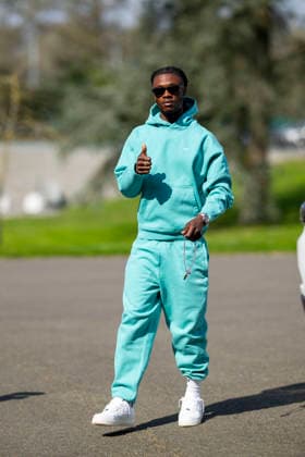 Eduardo Camavinga - Les joueurs de l équipe de France de football arrivent au Centre national de football de Clairefontaine-en-Yveline, France, le 23 mars 2026. Les vice-champions du monde se rendront cette semaine aux Etats-Unis, dans la banlieue de Boston, pour y disputer deux matchs amicaux en préparation de la Coupe du monde 2026. D’abord contre le Brésil jeudi (21h) puis la Colombie dimanche (21h). Pierre Perusseau Bestimage French soccer team during the Arrival of French team at INF Clairefontaine on March 23, 2026 in Clairefontaine, France. Clairefontaine-en-Yveline France  Copyright: xPierrexPerusseaux xBestimagexPierrexPerusseaux xBestimagex