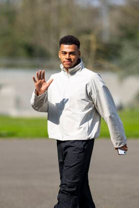 Désiré Doué - Les joueurs de l équipe de France de football arrivent au Centre national de football de Clairefontaine-en-Yveline, France, le 23 mars 2026. Les vice-champions du monde se rendront cette semaine aux Etats-Unis, dans la banlieue de Boston, pour y disputer deux matchs amicaux en préparation de la Coupe du monde 2026. D’abord contre le Brésil jeudi (21h) puis la Colombie dimanche (21h). Pierre Perusseau Bestimage French soccer team during the Arrival of French team at INF Clairefontaine on March 23, 2026 in Clairefontaine, France. Clairefontaine-en-Yveline France  Copyright: xPierrexPerusseaux xBestimagexPierrexPerusseaux xBestimagex