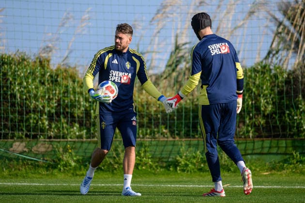 260323 goalkeeper Kristoffer Nordfeldt and goalkeeper Noel Törnqvist of the Swedish national football team during a training session on March 23, 2026 in Valencia Photo Joel Marklund BILDBYRAN kod JM JM0804 bbeng fotboll football soccer fotball vm kval fifa world cup qualifier qualifier träning practice training sverige sweden sverige a  Copyright: JOELxMARKLUND BB260323JM033