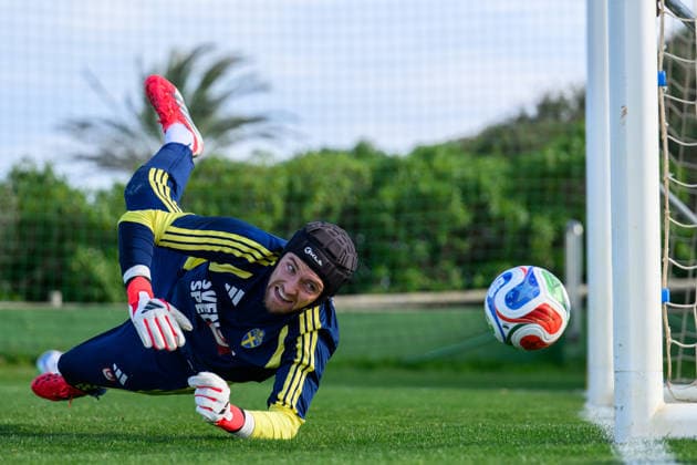 260323 goalkeeper Noel Törnqvist of the Swedish national football team during a training session on March 23, 2026 in Valencia Photo Joel Marklund BILDBYRAN code JM JM0804 bbeng fotboll football soccer fotball vm kval fifa world cup qualifier qualifier träning practice training sverige sweden sverige a  Copyright: JOELxMARKLUND BB260323JM042