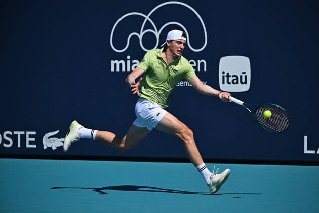 Itau Miami Tennis Open - Ugo Humbert Ugo Humbert (FRA) during his third round match at the Itau Miami Open in Miami , USA, on March 23, 2026. Photo by Corinne Dubreuil ABACAPRESS.COM Miami United States  Copyright: xDubreuilxCorinne ABACAx