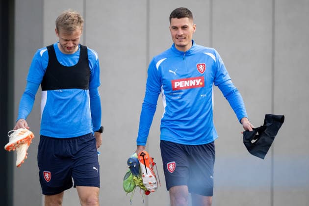 Patrik Schick, right, attends a training session of the Czech national football team before the World Cup playoffs, in Prague, Czech Republic, on March 23, 2026. (CTKxPhoto OndrejxDeml) CTKPhotoP2026032306410  CTKPhotoP2026032306410