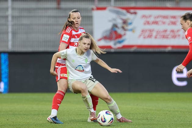 from left Hannah Eurlings 1 FC Union Berlin, 14 and Michelle Weiß SV Werder Bremen, 15 in duel, duel, dynamics, action, action, game scene, THE DFB REGULATIONS PROHIBIT ANY USE OF PHOTOGRAPHS AS IMAGE SEQUENCES AND OR QUASI VIDEO , 23 03 2026, Berlin Germany , Football, Google Pixel Womens Bundesliga, 1 FC Union Berlin SV Werder Bremen xobx