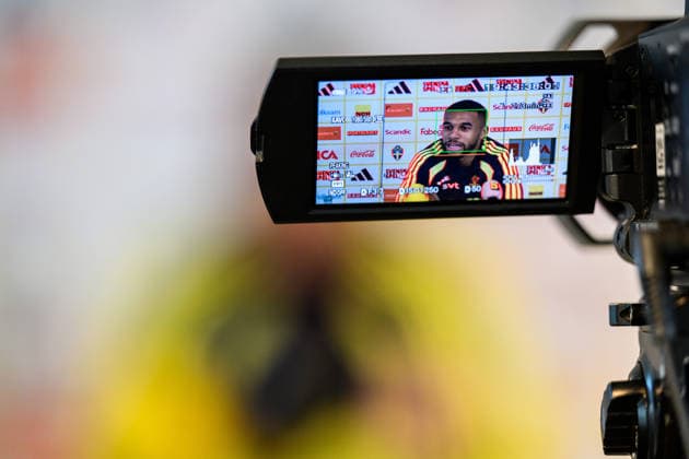 260323 Isak Hien of the Swedish national football team in the mixed zone after a training session on March 23, 2026 in Valencia Photo Joel Marklund BILDBYRAN kod JM JM0804 bbeng fotboll football soccer fotball vm kval fifa world cup qualifier qualifier träning practice training sverige sweden sverige a  Copyright: JOELxMARKLUND BB260323JM087