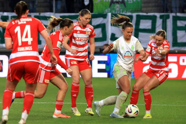 DEU, 2 BL, Frauen, 1 FC Union vs Werder Bremen, 23 03 2026, Stadion Alte Foersterei, Berlin, DEU, 2 BL, Frauen, 1 FC Union vs Werder Bremen, im Bild Samantha Steuerwald 1 FC Union Berlin 19 , Maja Sternad Werder Bremen 11 , Judith Steinert 1 FC Union Berlin 17 , Tanja Pawollek 1 FC Union Berlin 31 DFL regulations prohibit any use of Photographs as image sequences and or quasi video nordphotoxGmbHx xEngler nph00076