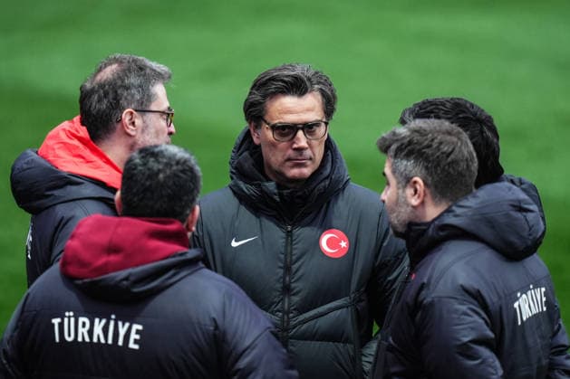 Turkish National Football Team training session ISTANBUL, TURKIYE - MARCH 23: Turkish National Football Team head coach Vincenzo Montella leads the training session ahead of the 2026 FIFA World Cup, WM, Weltmeisterschaft, Fussball European Qualifiers play-off semifinal match against Romania at Hasan Dogan National Teams Camp and Training Facilities in Istanbul, Turkiye on March 23, 2026. Hakan Akgun Anadolu Istanbul Turkey. Editorial use only. Please get in touch for any other usage.  Copyright: x2026xAnadoluxHakanxAkgunx