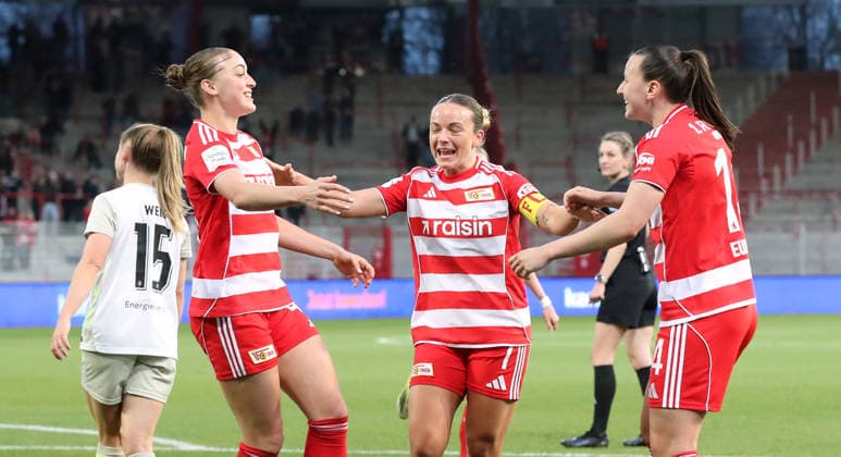 li Lia Kamber cheers after scoring 1 0 with Lisa Heiseler, Hannah Eurlings joy emotion jubilation sport soccer soccer women women Bundesliga 21 matchday season 2025 2026 23 03 2026 1 FC Union Berlin vs SV Werder Bremen DFL regulations prohibit any use of photographs as image sequences and or quasi video